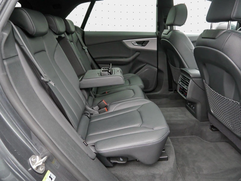 Audi Q8 50TDI* DISTR* PANO* HUD* 360CAM* S-LINE* KEYLESS* , снимка 16 - Автомобили и джипове - 53370120