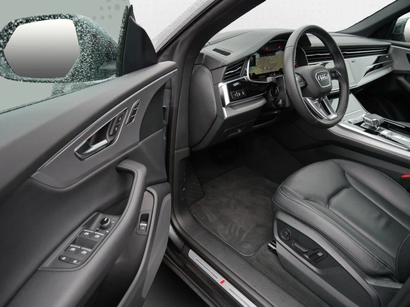 Audi Q8 50TDI* DISTR* PANO* HUD* 360CAM* S-LINE* KEYLESS* , снимка 5 - Автомобили и джипове - 53370120