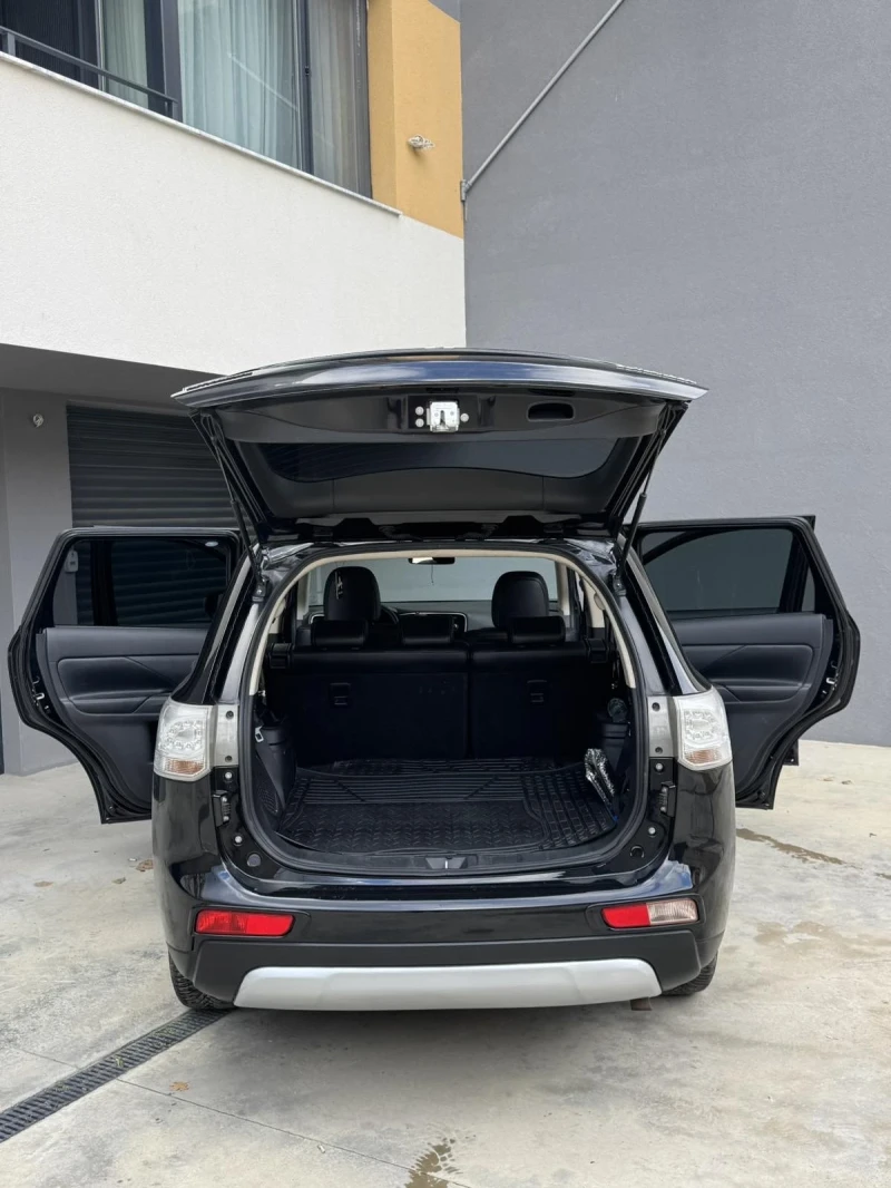 Mitsubishi Outlander, снимка 8 - Автомобили и джипове - 53528333