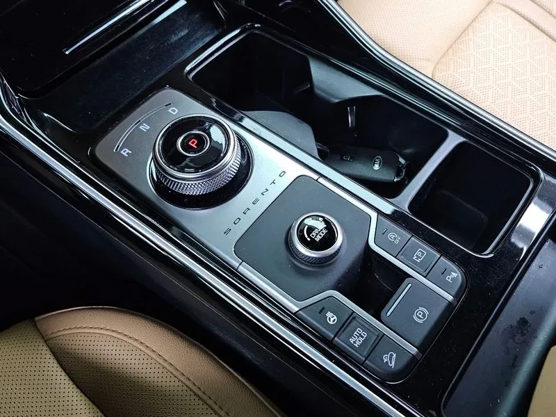 Kia Sorento 2.5T 2WD* Digital* 360 камери* Подгрев* Обдухване, снимка 9 - Автомобили и джипове - 56688254