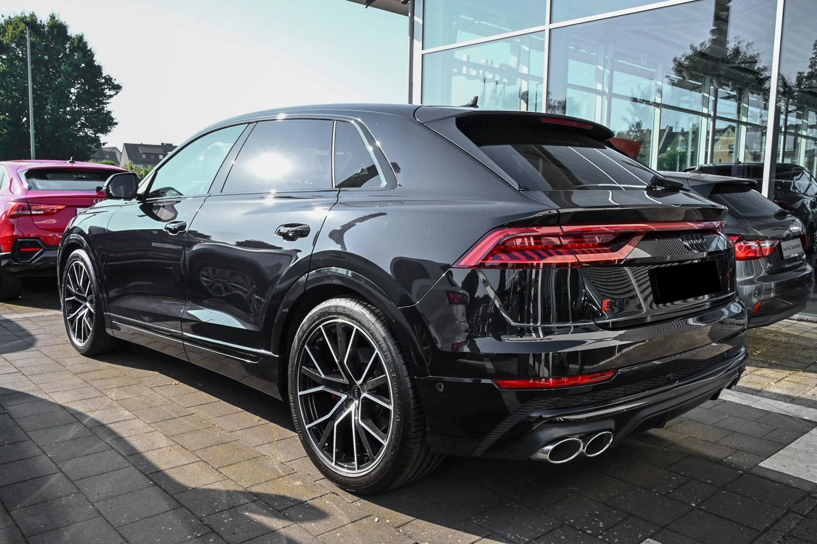 Audi SQ8 TFSI/ BLACK OPTIC/ MATRIX/ PANO/ 360/ LIFT/ 22/  - изображение 4