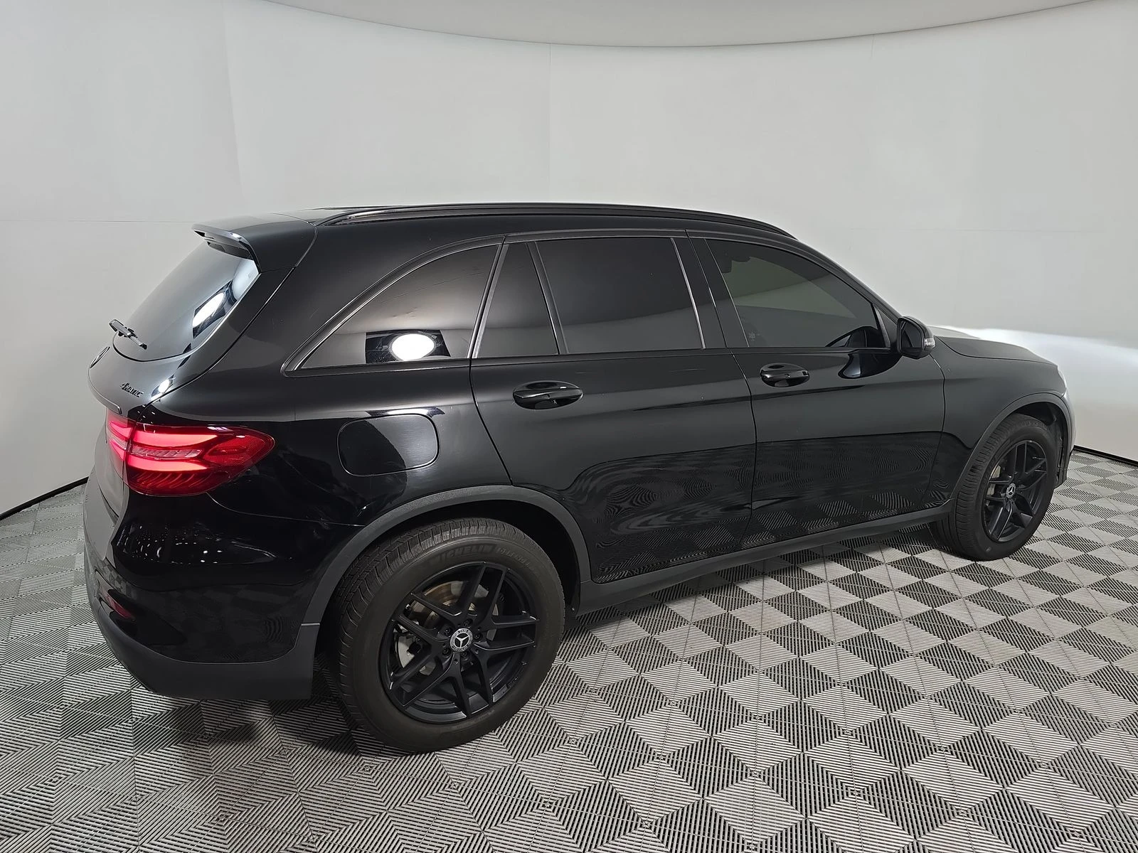 Mercedes-Benz GLC 300 ALL BLACK* AMG-Pack* 4MATIC* FULL LED* Подгрев* Па - изображение 7