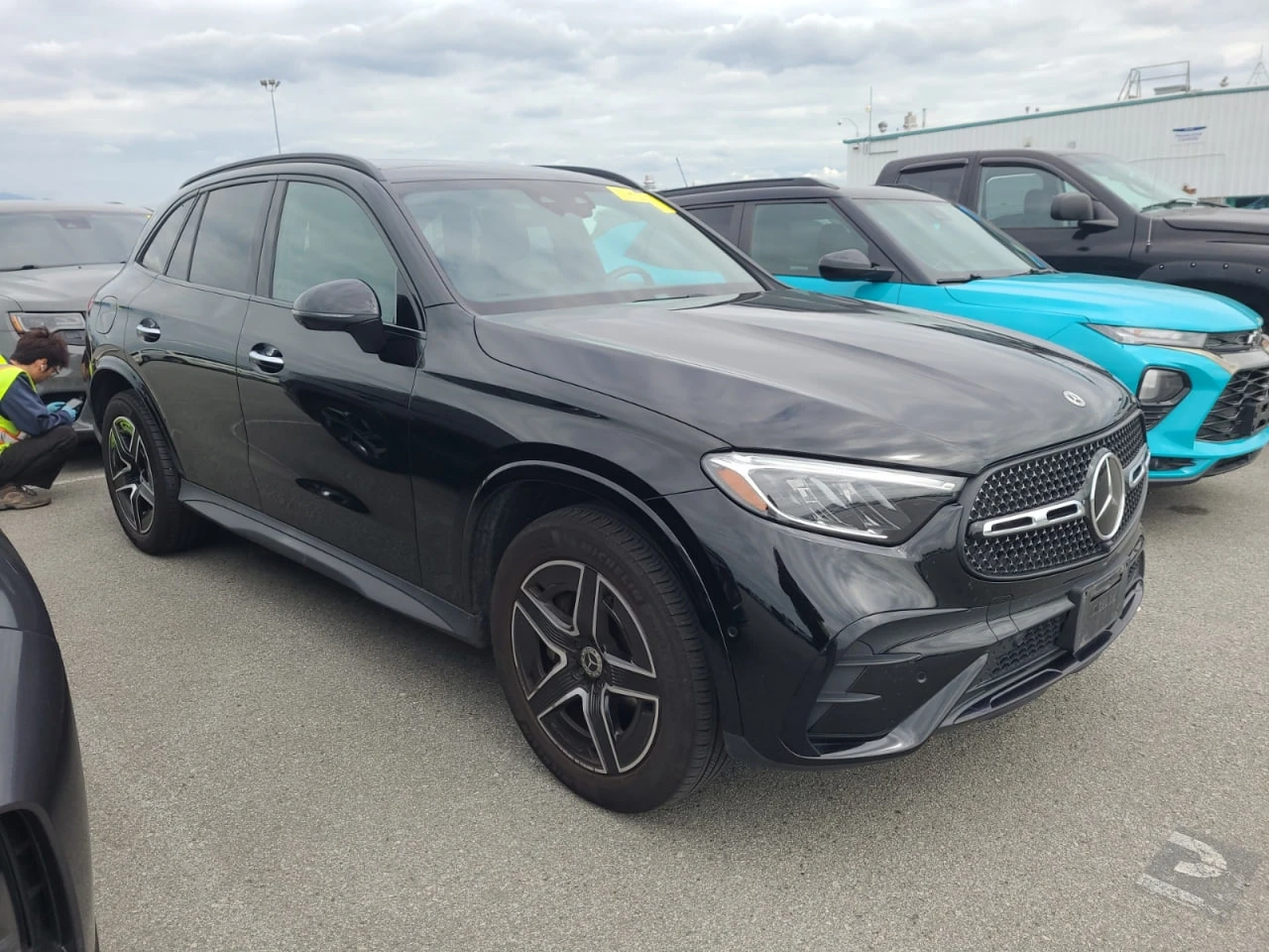 Mercedes-Benz GLC 300 * CARFAX * АВТО КРЕДИТ * ЦЕНА ДО БГ! - изображение 2