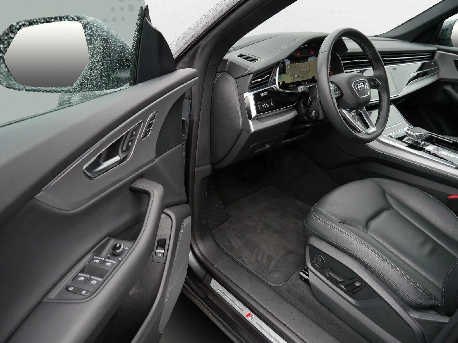 Audi Q8 50TDI* DISTR* PANO* HUD* 360CAM* S-LINE* KEYLESS*  - изображение 5