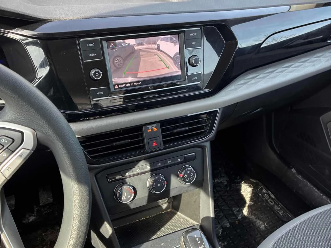 VW Taos Trendline | ПОДГРЕВИ | 2 KEYS | KEYLESS | CARFAX, снимка 9 - Автомобили и джипове - 53751551