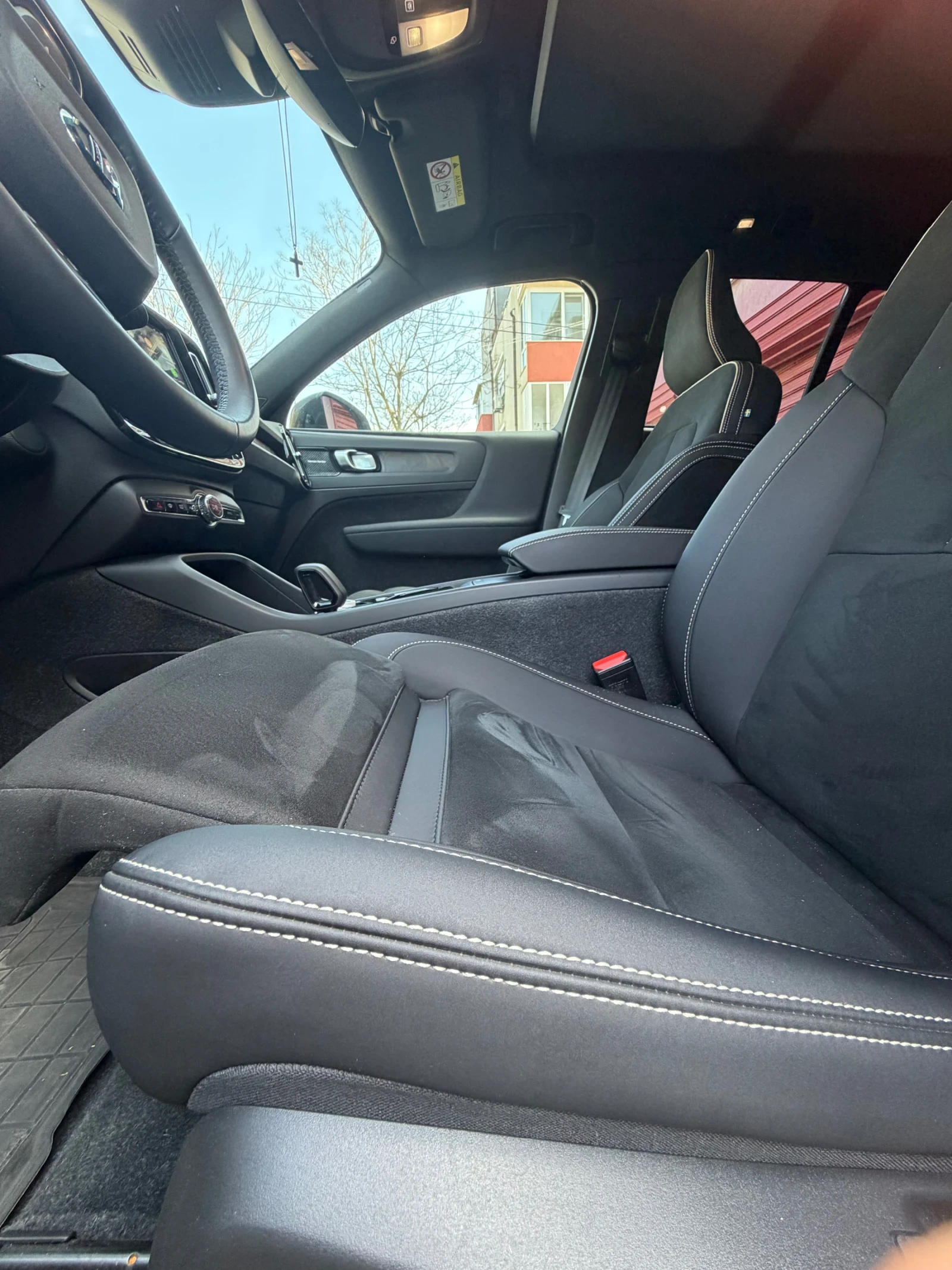 Volvo XC40 82 KW Long Range Ultimate , снимка 4 - Автомобили и джипове - 54393008