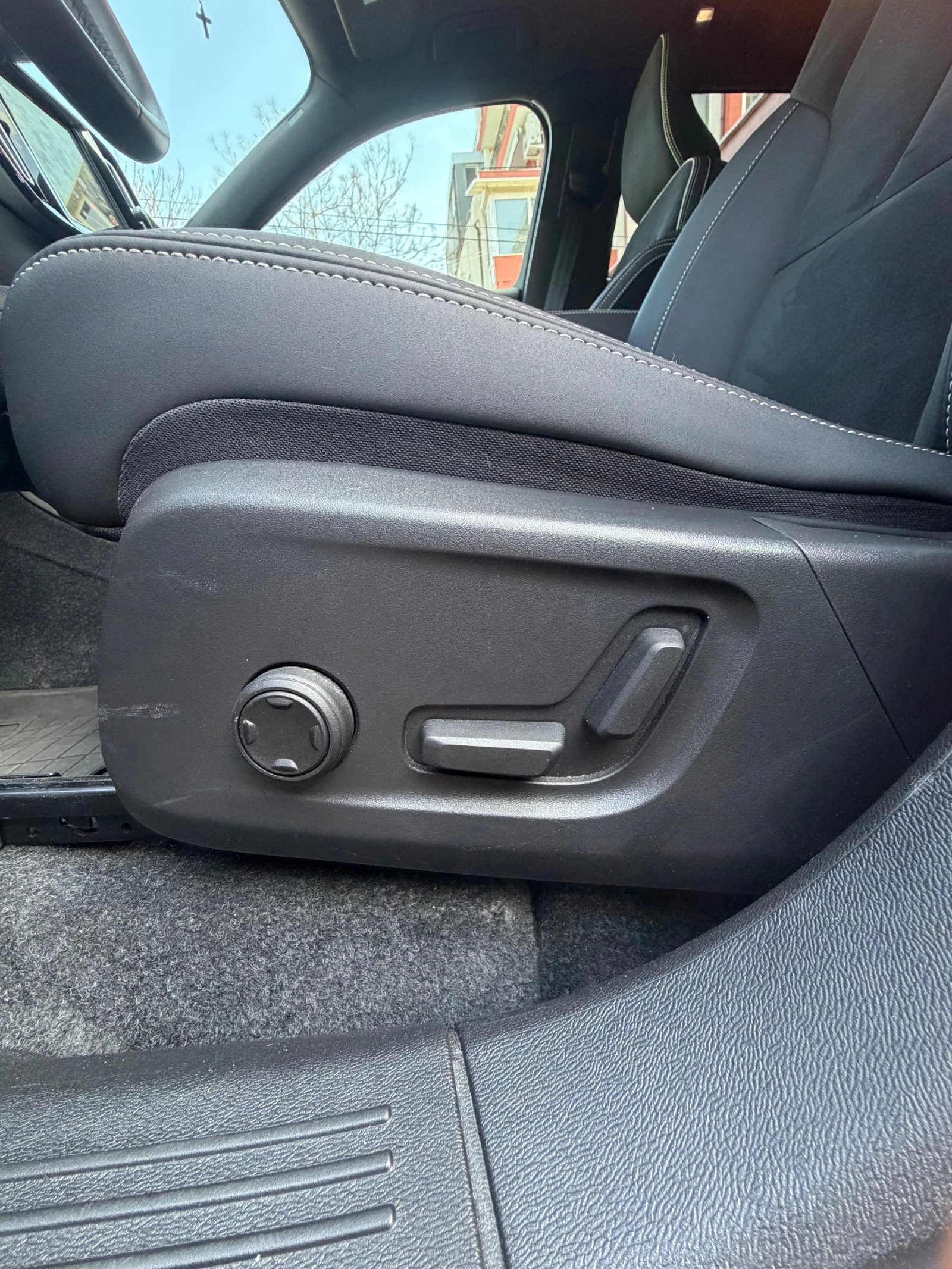 Volvo XC40 82 KW Long Range Ultimate , снимка 5 - Автомобили и джипове - 54393008
