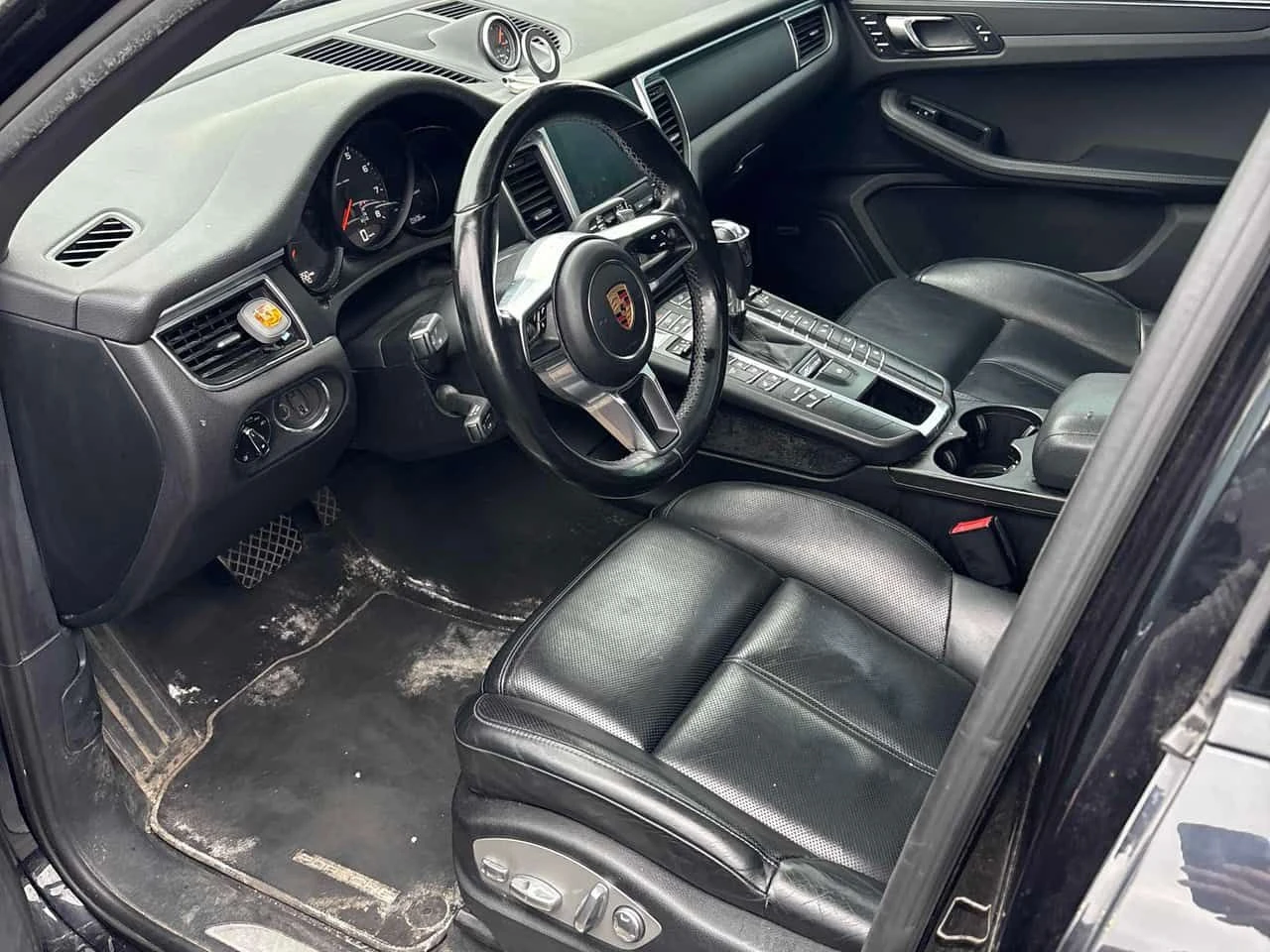 Porsche Macan * AWD 4dr * PANO* KEYLESS* ПОДГРЕВ* , снимка 5 - Автомобили и джипове - 54477427