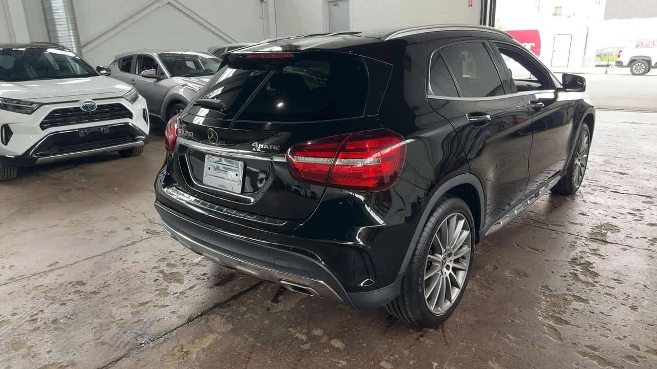Mercedes-Benz GLA 250 ПОДГРЕВИ * ПАНО * KEYLESS * CARFAX, снимка 12 - Автомобили и джипове - 54918305