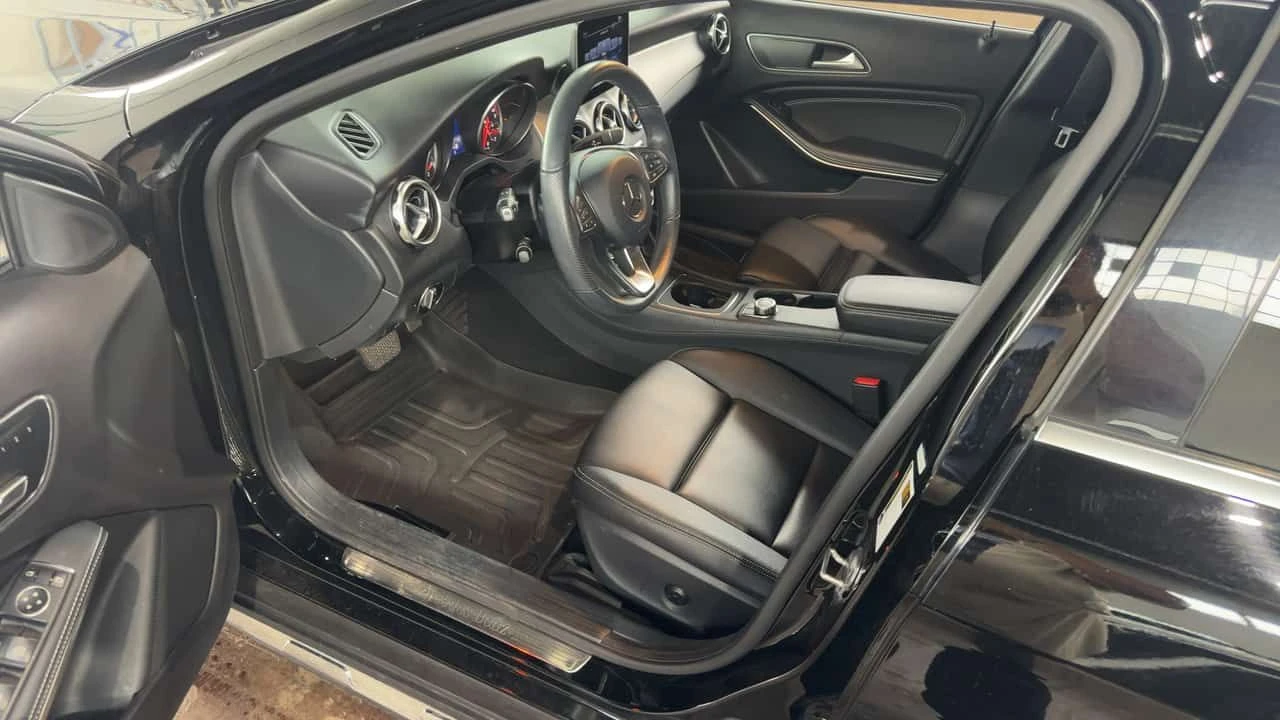 Mercedes-Benz GLA 250 ПОДГРЕВИ * ПАНО * KEYLESS * CARFAX, снимка 5 - Автомобили и джипове - 54918305