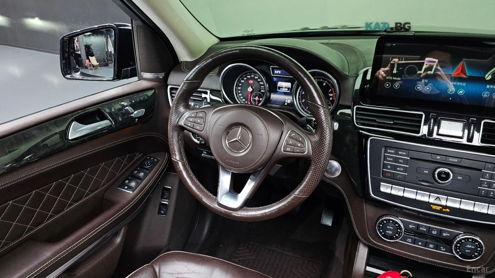 Mercedes-Benz GLS 500 4MATIC* КОЖА* ПОДГРЕВ* ОБДУХВ* BURMASTER* PANO* 36, снимка 12 - Автомобили и джипове - 54969902