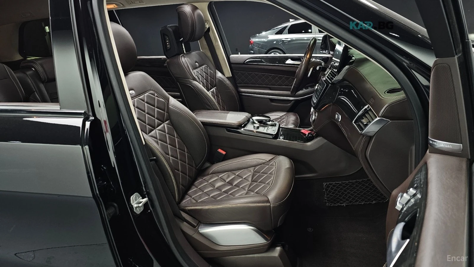 Mercedes-Benz GLS 500 4MATIC* КОЖА* ПОДГРЕВ* ОБДУХВ* BURMASTER* PANO* 36, снимка 9 - Автомобили и джипове - 54969902