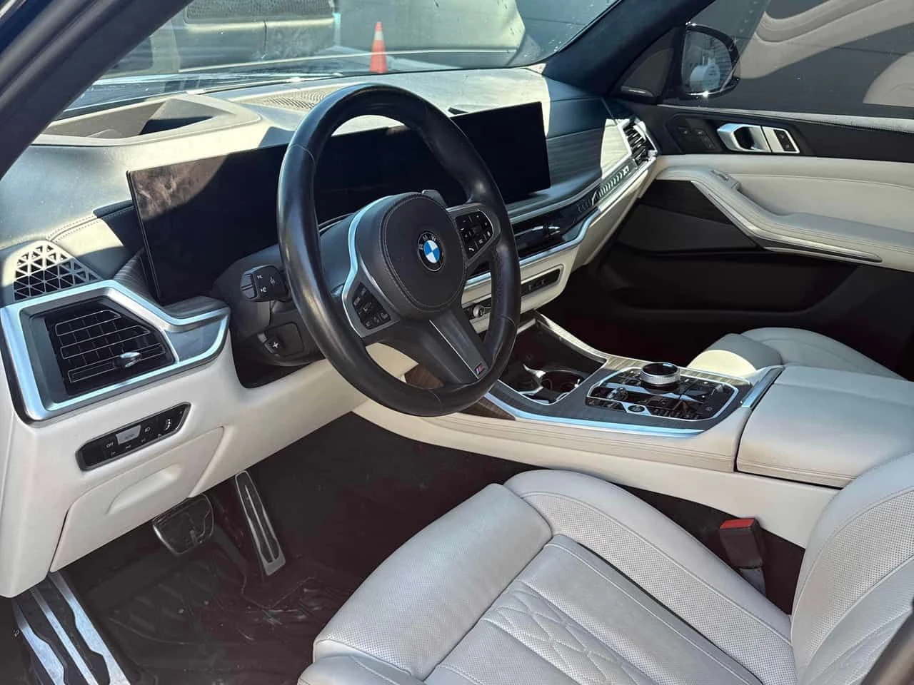 BMW X7 * xDrive40i * CARFAX * H/K * ОБДУХВАНЕ * ДИСТРОНИК, снимка 14 - Автомобили и джипове - 55050071