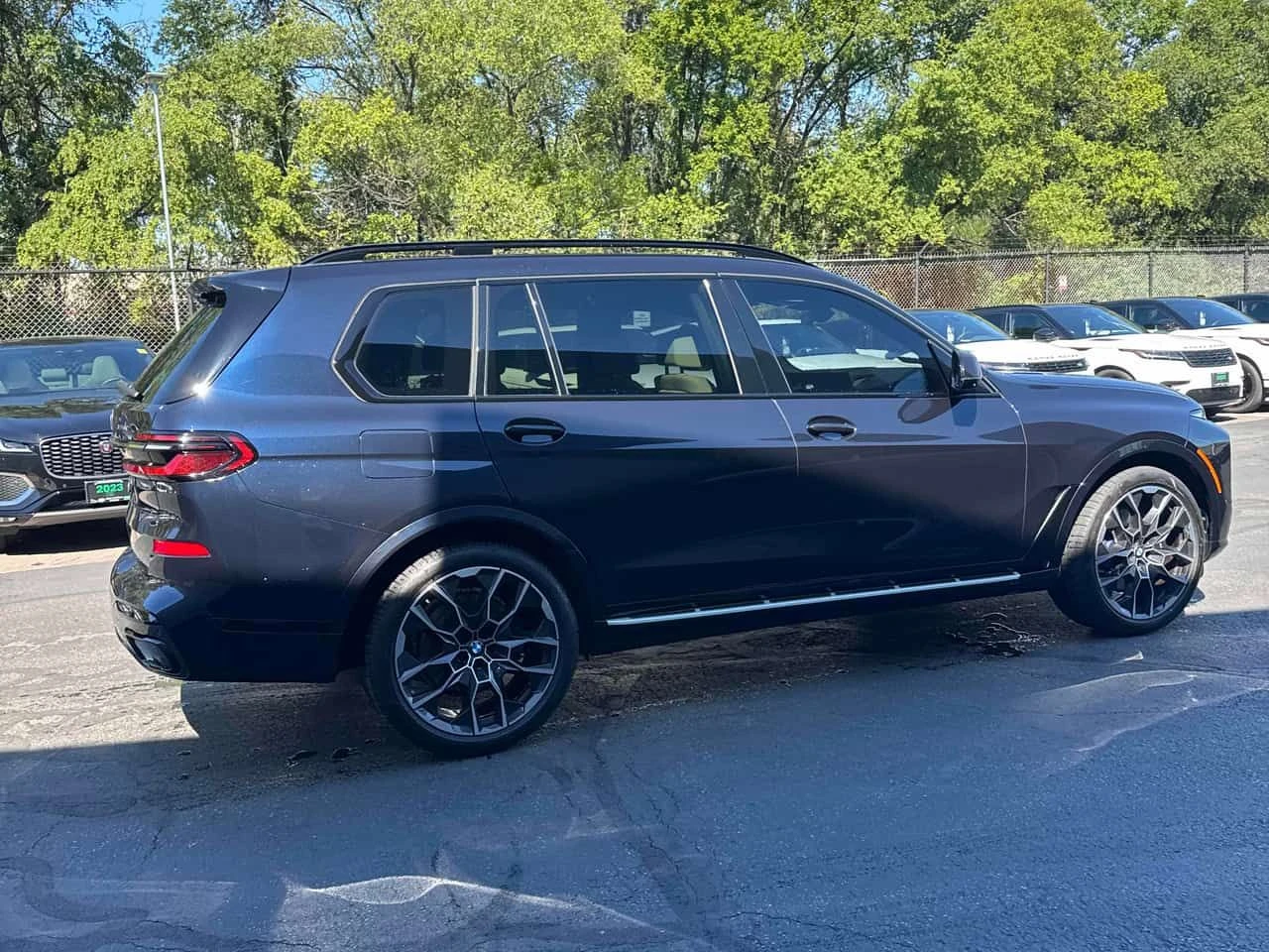 BMW X7 * xDrive40i * CARFAX * H/K * ОБДУХВАНЕ * ДИСТРОНИК, снимка 3 - Автомобили и джипове - 55050071