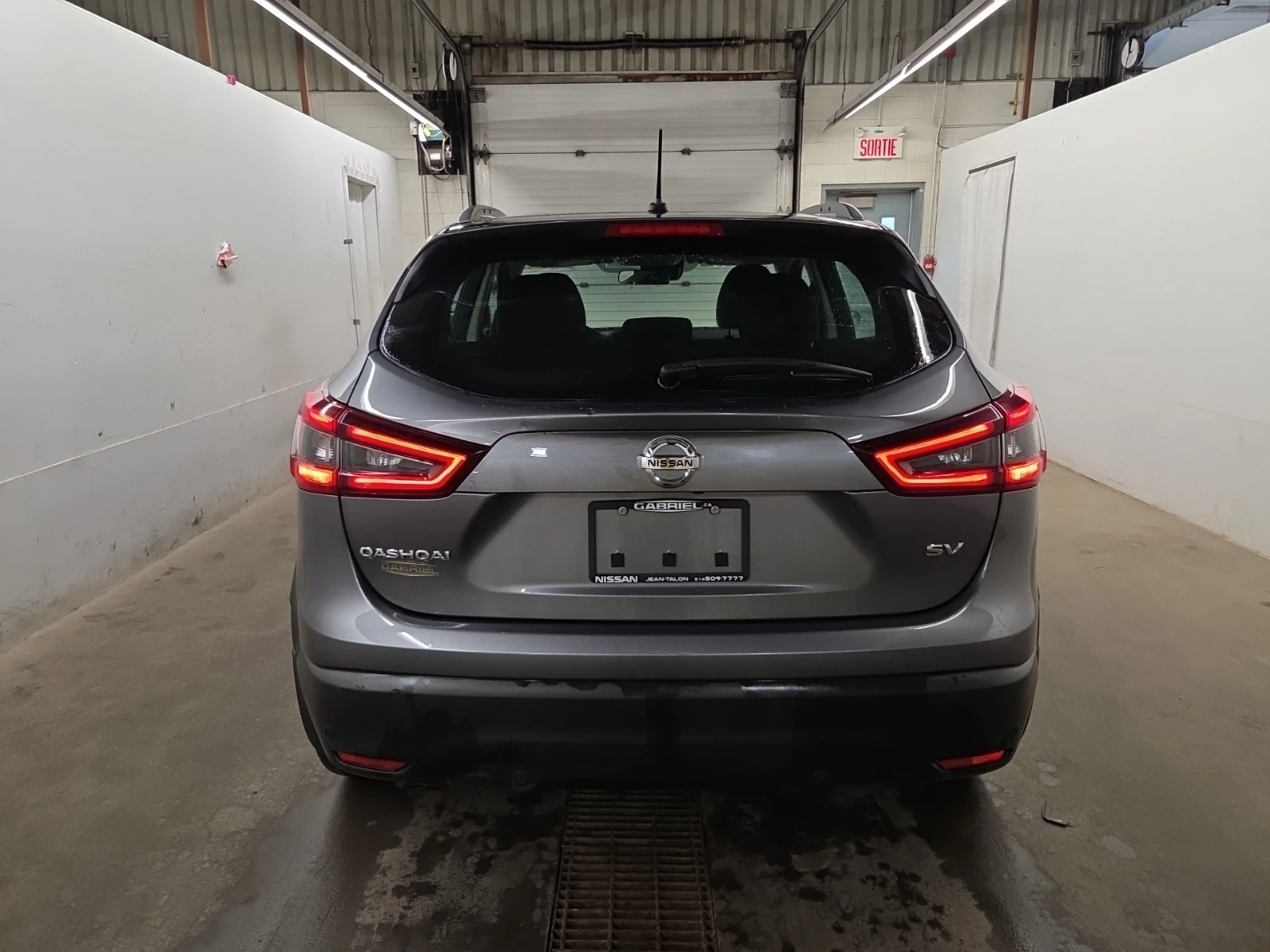 Nissan Qashqai SV FWD * * CARFAX * * АВТО КРЕДИТ * * , снимка 5 - Автомобили и джипове - 55341961