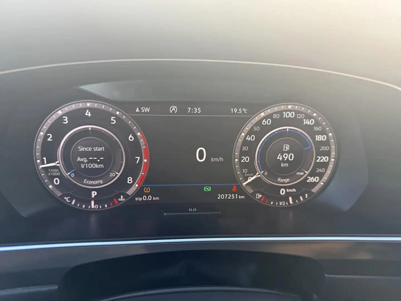 VW Tiguan R-Line* 360* Distronic* Пано* Fender* Дигитал, снимка 15 - Автомобили и джипове - 56084296