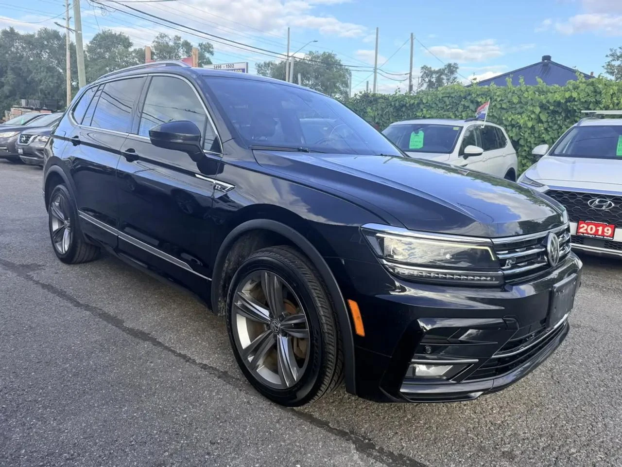 VW Tiguan R-Line* 360* Distronic* Пано* Fender* Дигитал, снимка 3 - Автомобили и джипове - 56084296