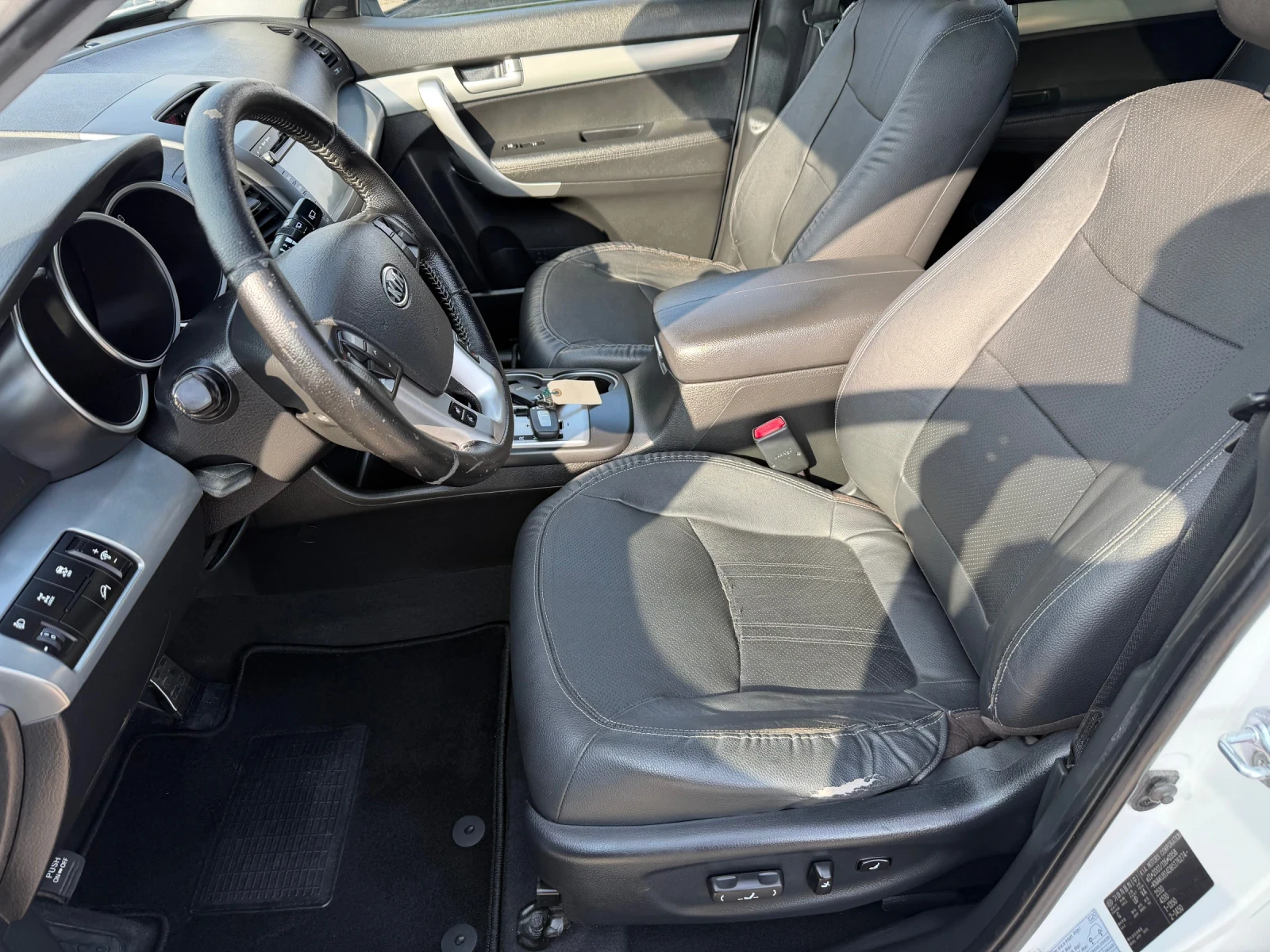Kia Sorento 2.2 CRDI 4WD KEYLESS, снимка 9 - Автомобили и джипове - 56612654