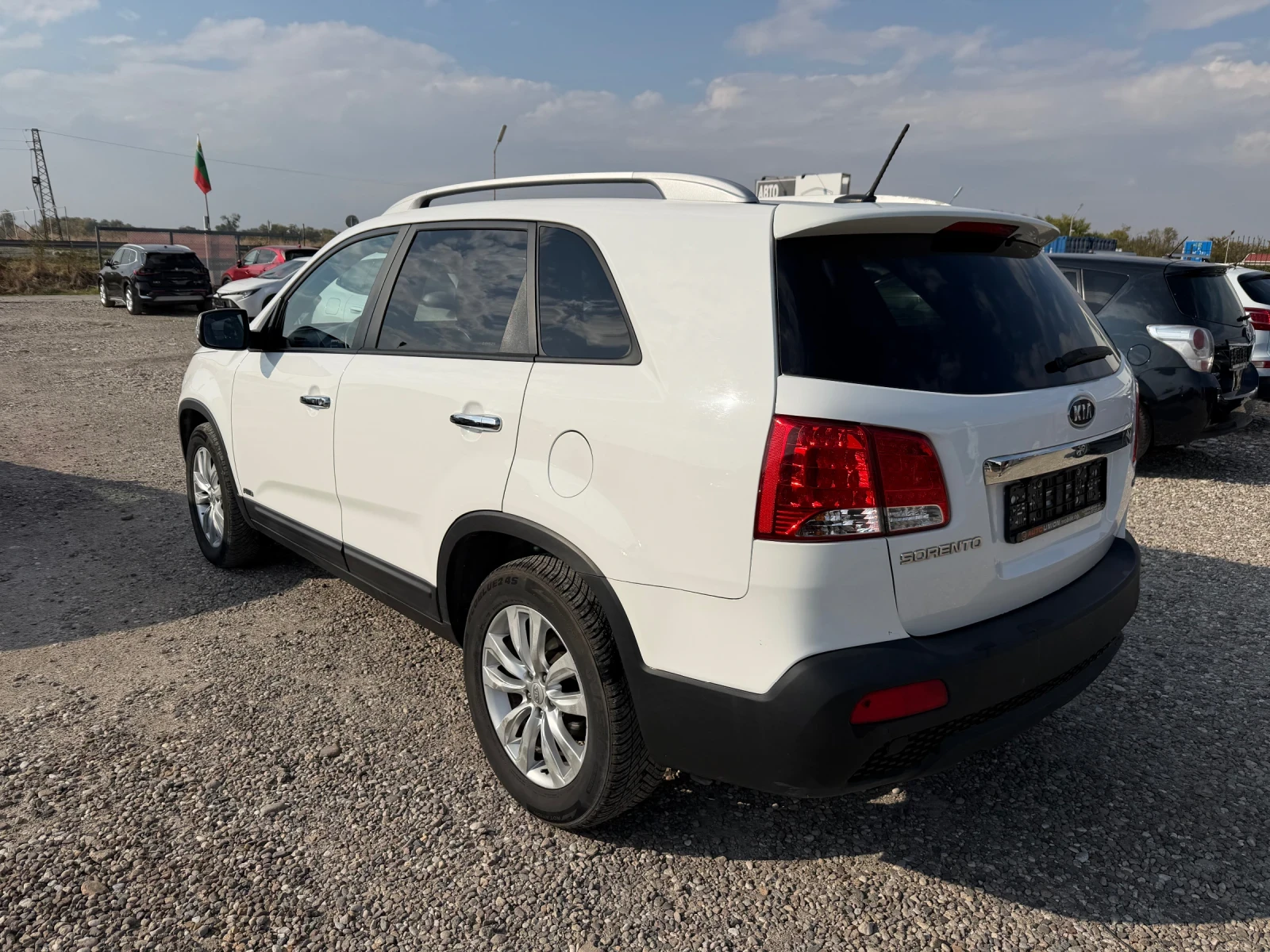 Kia Sorento 2.2 CRDI 4WD KEYLESS, снимка 7 - Автомобили и джипове - 56612654