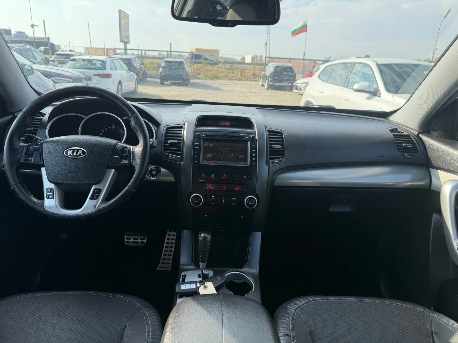 Kia Sorento 2.2 CRDI 4WD KEYLESS, снимка 15 - Автомобили и джипове - 56612654