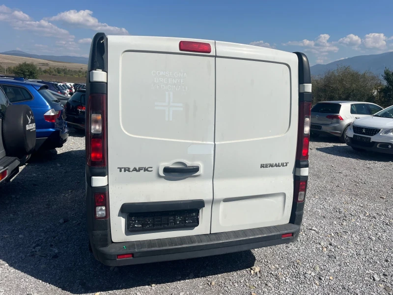 Renault Trafic, снимка 6 - Бусове и автобуси - 47319527