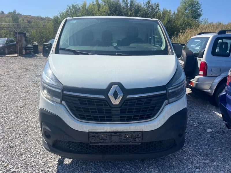 Renault Trafic, снимка 9 - Бусове и автобуси - 47319527