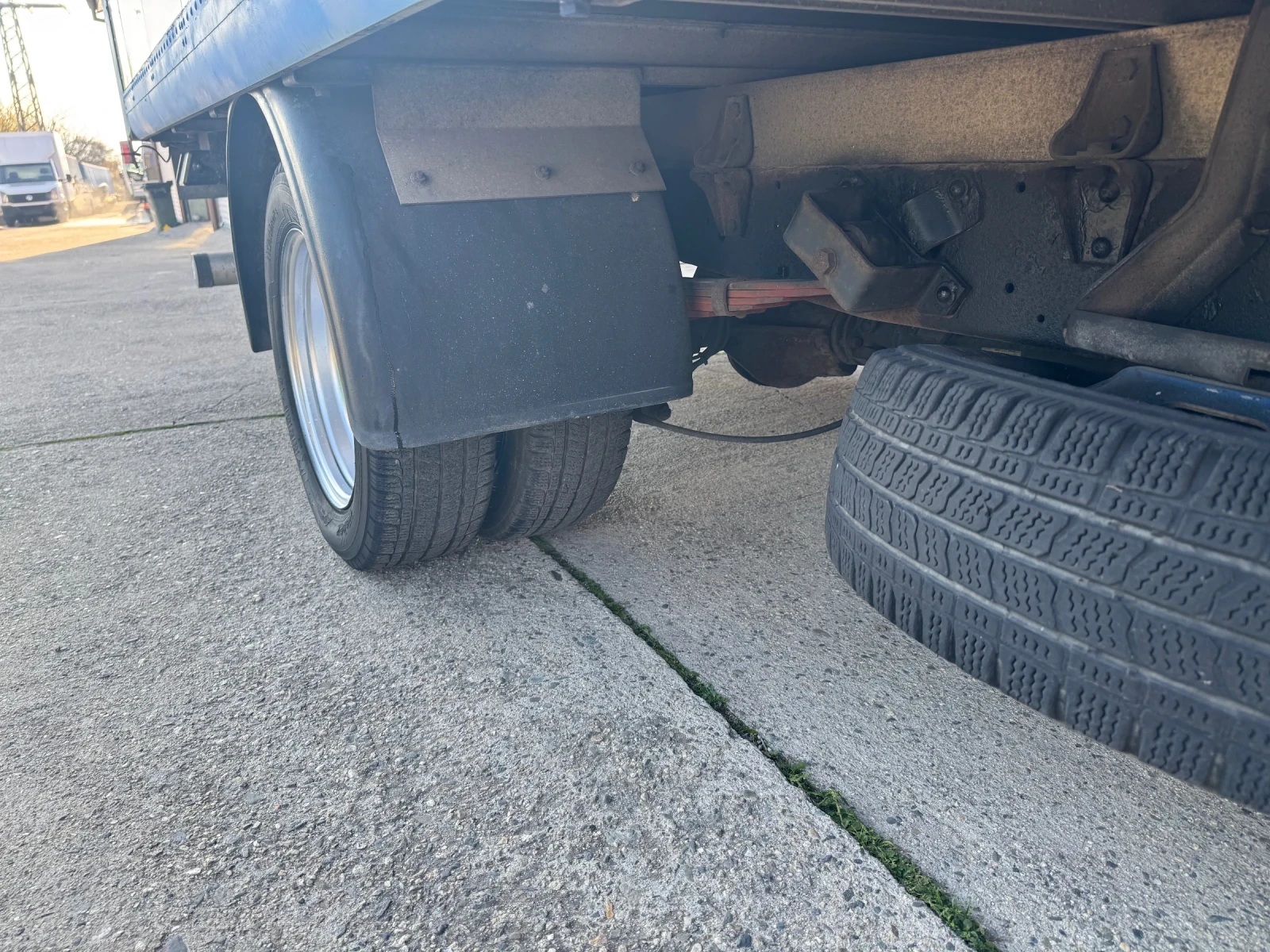 Iveco Daily 3.0HPI* 35C15* Климатик* Падащ борд* 4.40м фургон - изображение 9