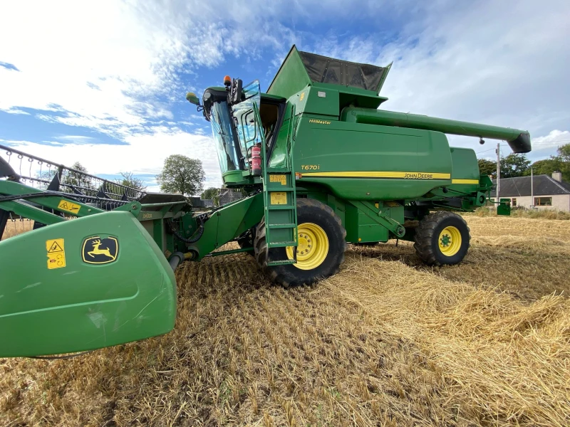 Комбайн John Deere T670i лизинг с първоначална вноска 20%, снимка 1 - Селскостопанска техника - 49592628