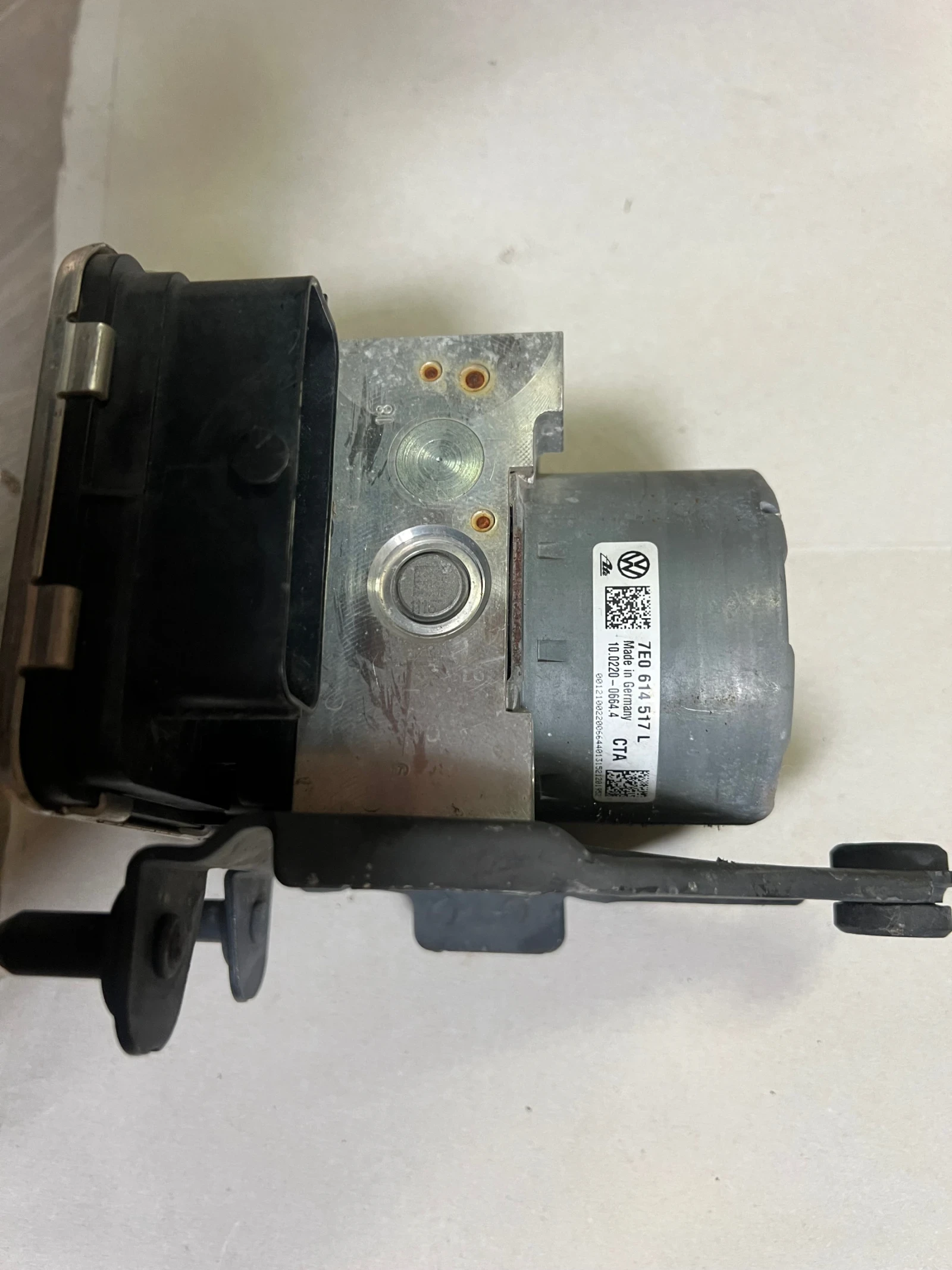 7E0 907 379 P 7E0907379P  7E0 907 379 M  ABS  VW CADDY, TRANSPORTER 7E0 614 517 L  7E0614517L   | Mobile.bg   5