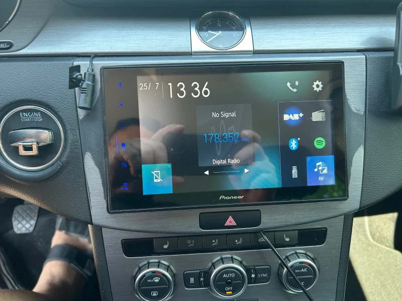 VW Passat  HIGHLINE 2.0 TDI 140к.с ЕВРО 5, снимка 12 - Автомобили и джипове - 51146928