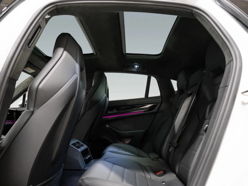 Porsche Panamera 4/FACELIFT/BOSE/MATRIX/PANO/SOFT CLOSE/MEMORY/21/, снимка 17 - Автомобили и джипове - 52151672