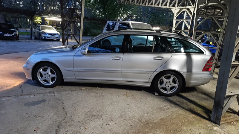 Mercedes-Benz C 270 Avangarde, снимка 4 - Автомобили и джипове - 52250027