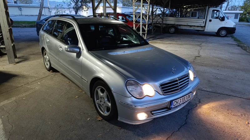 Mercedes-Benz C 270 Avangarde, снимка 3 - Автомобили и джипове - 52250027