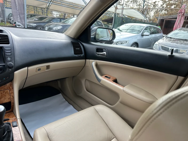 Honda Accord 2.2i- CDTI , снимка 11 - Автомобили и джипове - 52361934