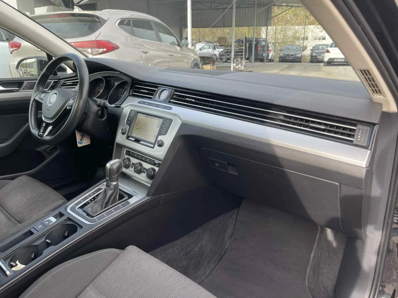 VW Passat 2.0TDI-150к.с-LED-NAVI-ПАНОРАМА-САМОПАРК.-КАМЕРА, снимка 15 - Автомобили и джипове - 52552347