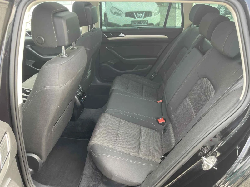 VW Passat 2.0TDI-150к.с-LED-NAVI-ПАНОРАМА-САМОПАРК.-КАМЕРА, снимка 12 - Автомобили и джипове - 52552347