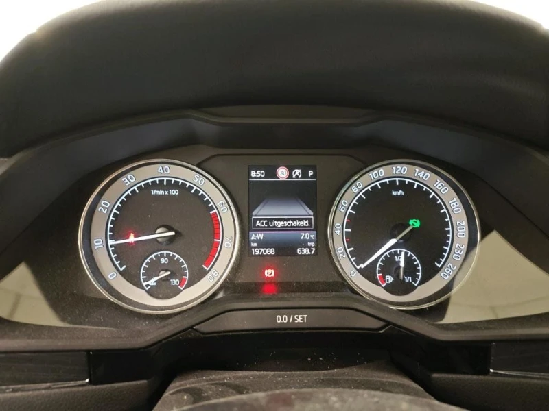 Skoda Superb, снимка 10 - Автомобили и джипове - 53047983