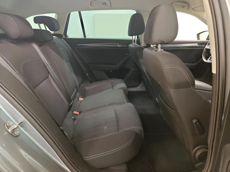 Skoda Superb, снимка 7 - Автомобили и джипове - 53047983