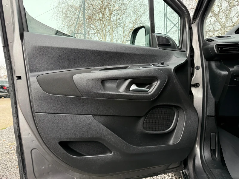 Peugeot Rifter 1.5 blueHDI  Allure Pack 4+ 1, снимка 10 - Автомобили и джипове - 53270176