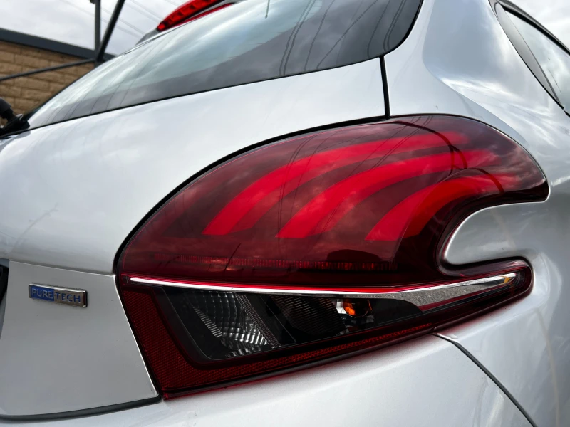 Peugeot 208 1.2i ГАЗ/EURO-6B/ПАРКТРОНИК/TOUCH SCREEN, снимка 8 - Автомобили и джипове - 53565104