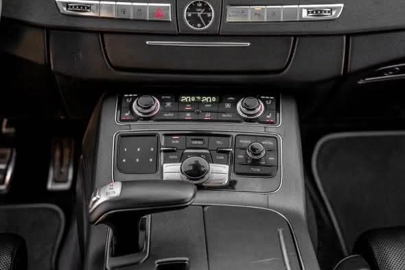 Audi A8 4.2tdi/Full led, снимка 9 - Автомобили и джипове - 54093002