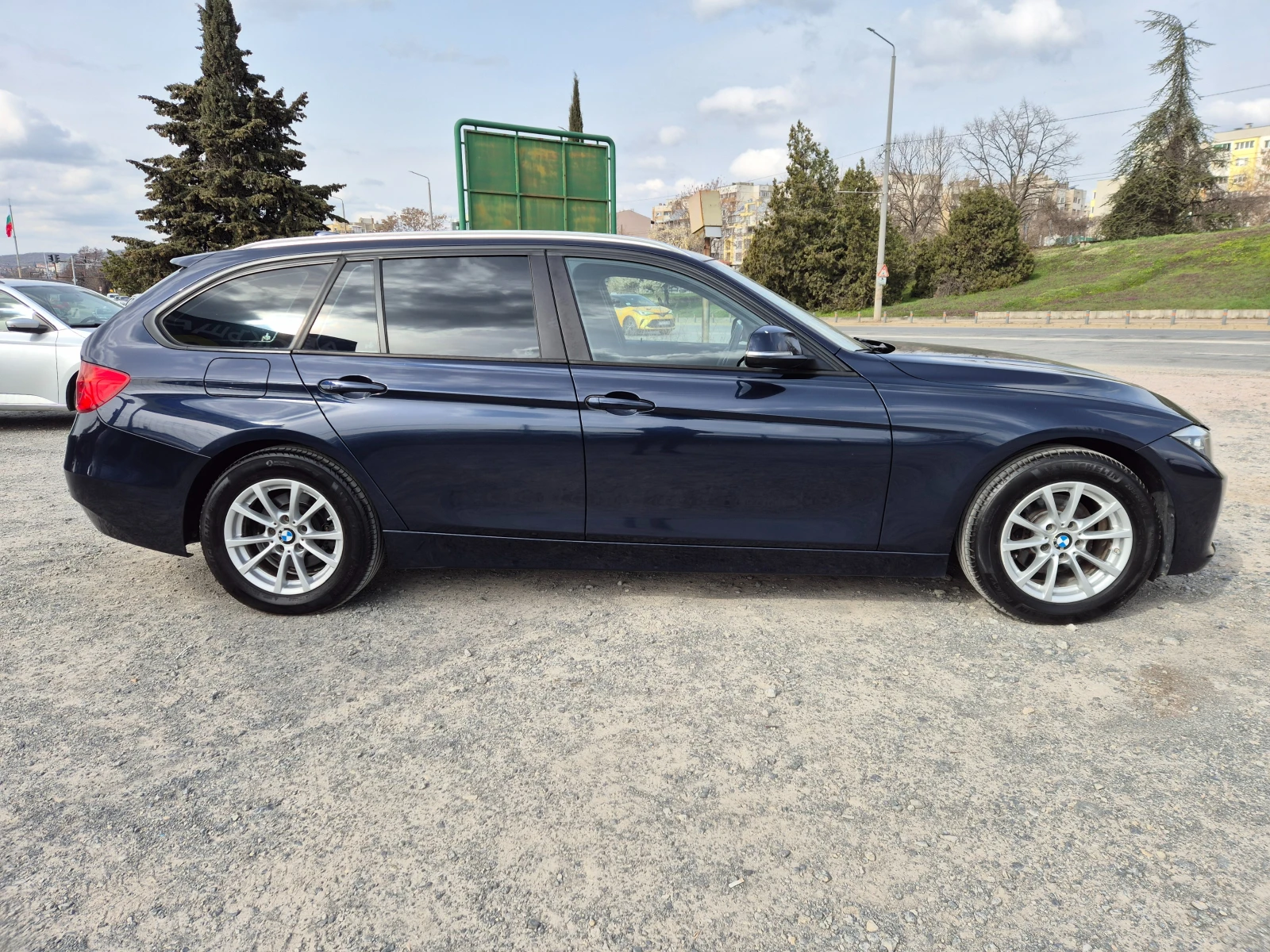 BMW 316 d Автомат, снимка 6 - Автомобили и джипове - 47203422
