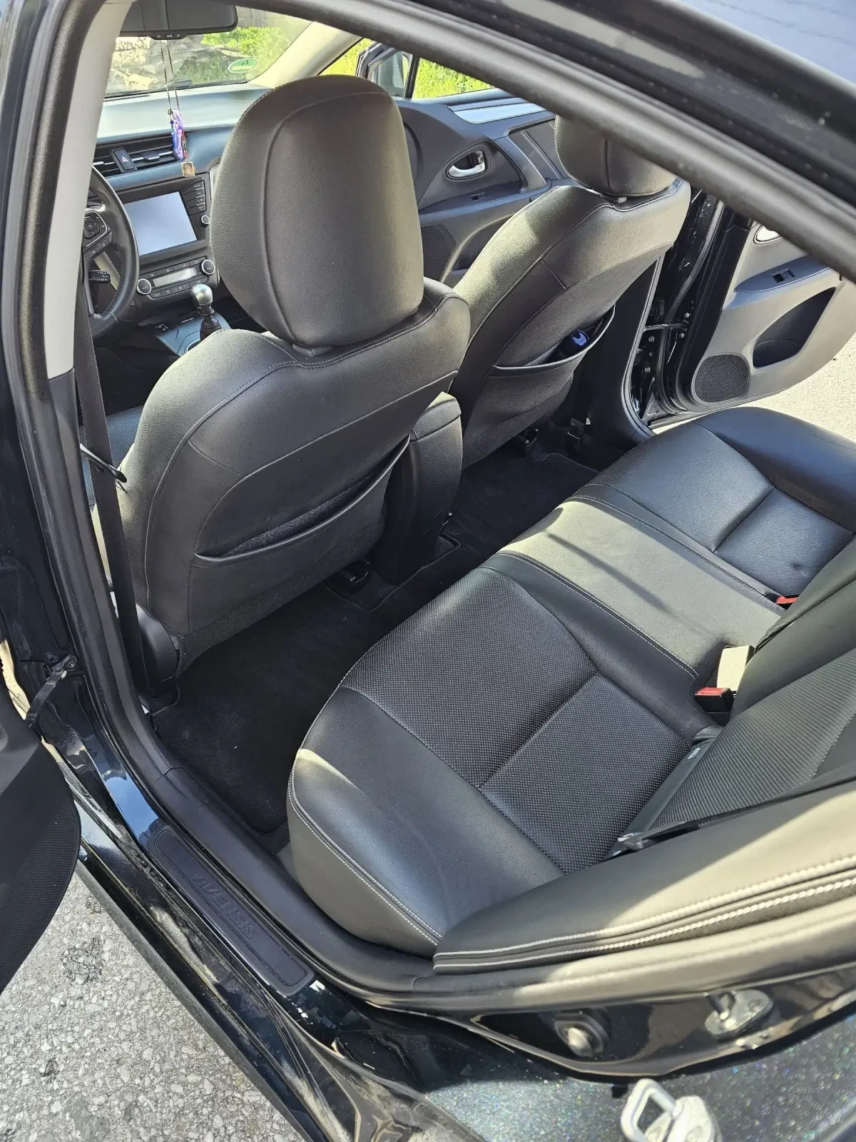 Toyota Avensis  - изображение 10