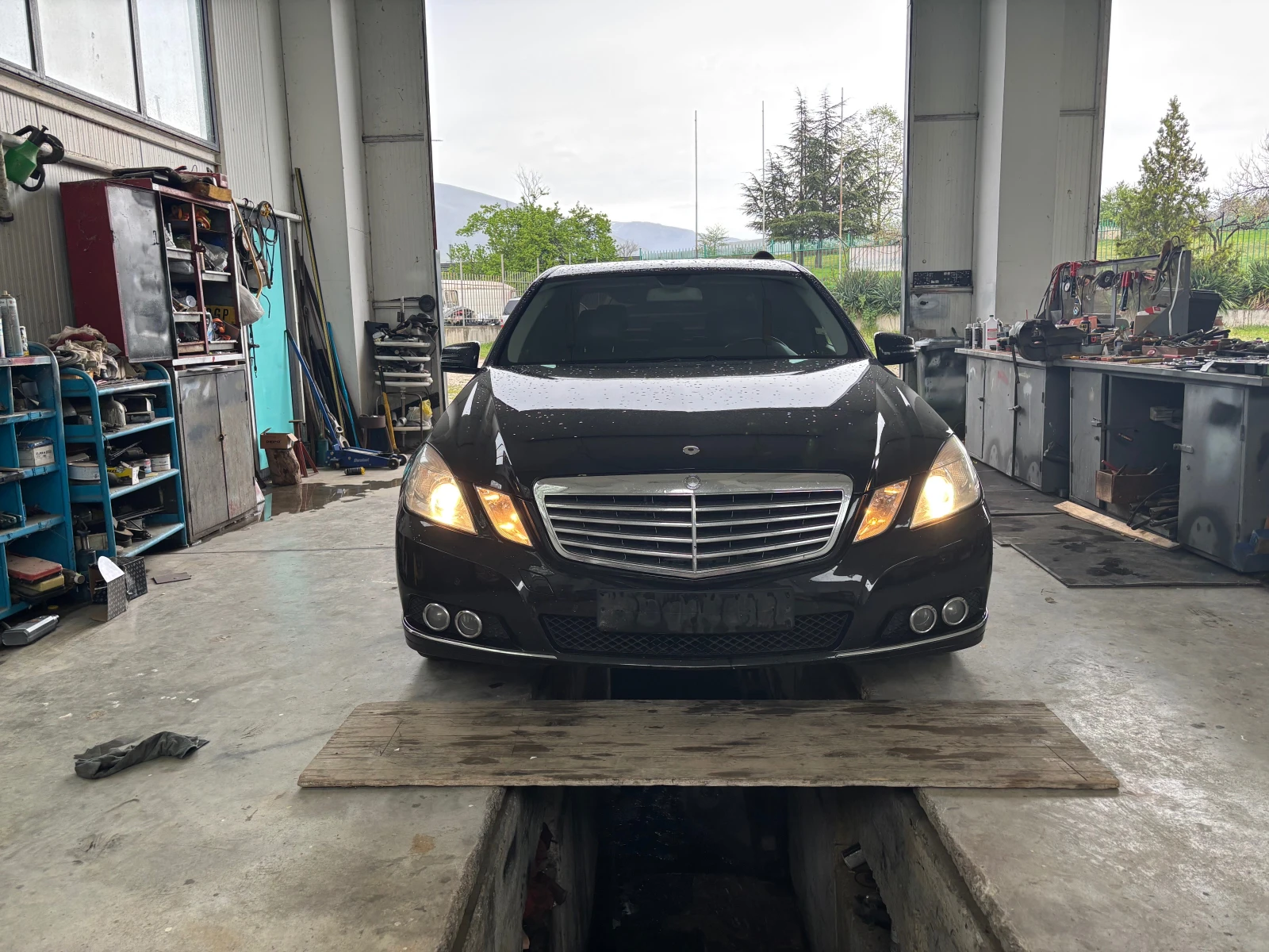 Mercedes-Benz E 350  - изображение 2
