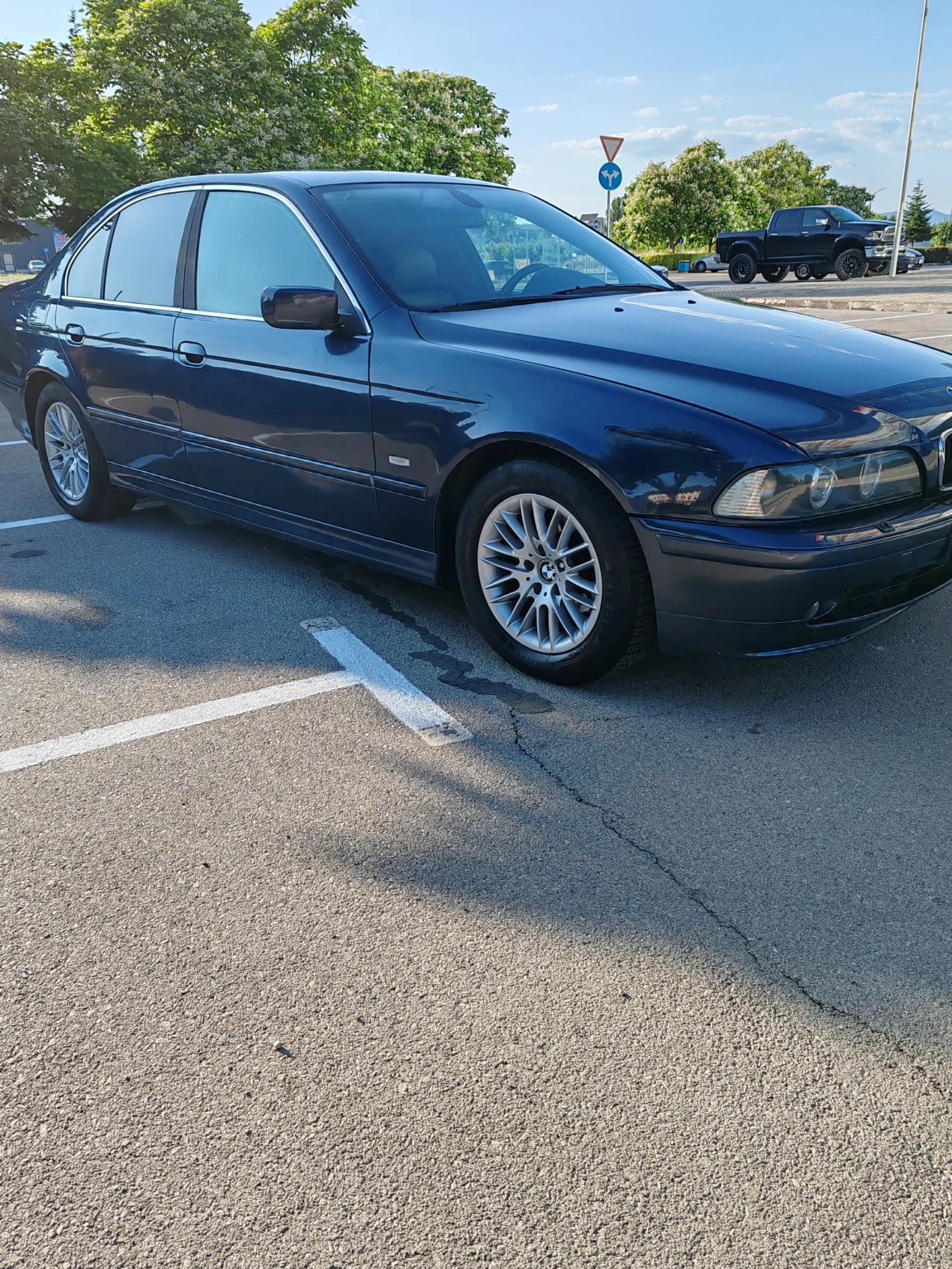 BMW 525 FACELIFT - изображение 2