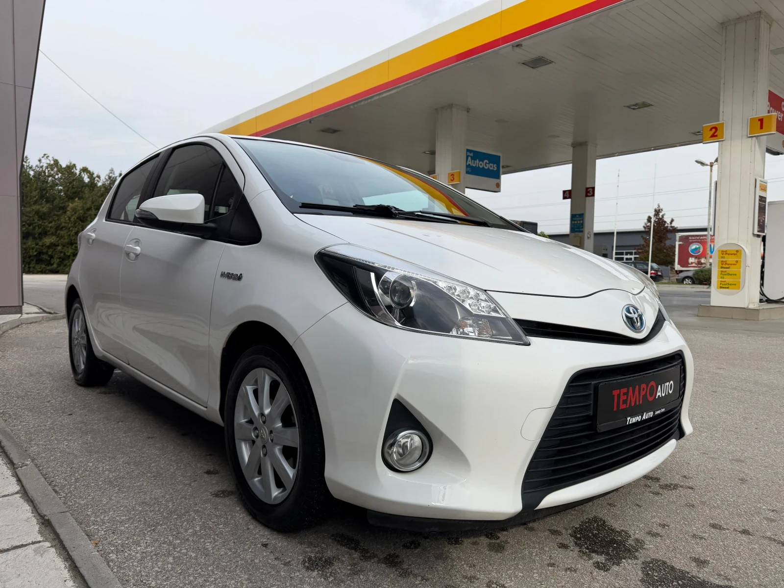 Toyota Yaris 1.5 HYBRID-AUTOMAT-CAMERA-75к.с - изображение 7