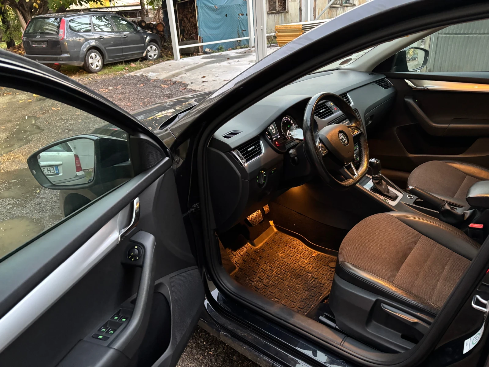 Skoda Octavia 1.6TDI DSG Navi  | Mobile.bg   9