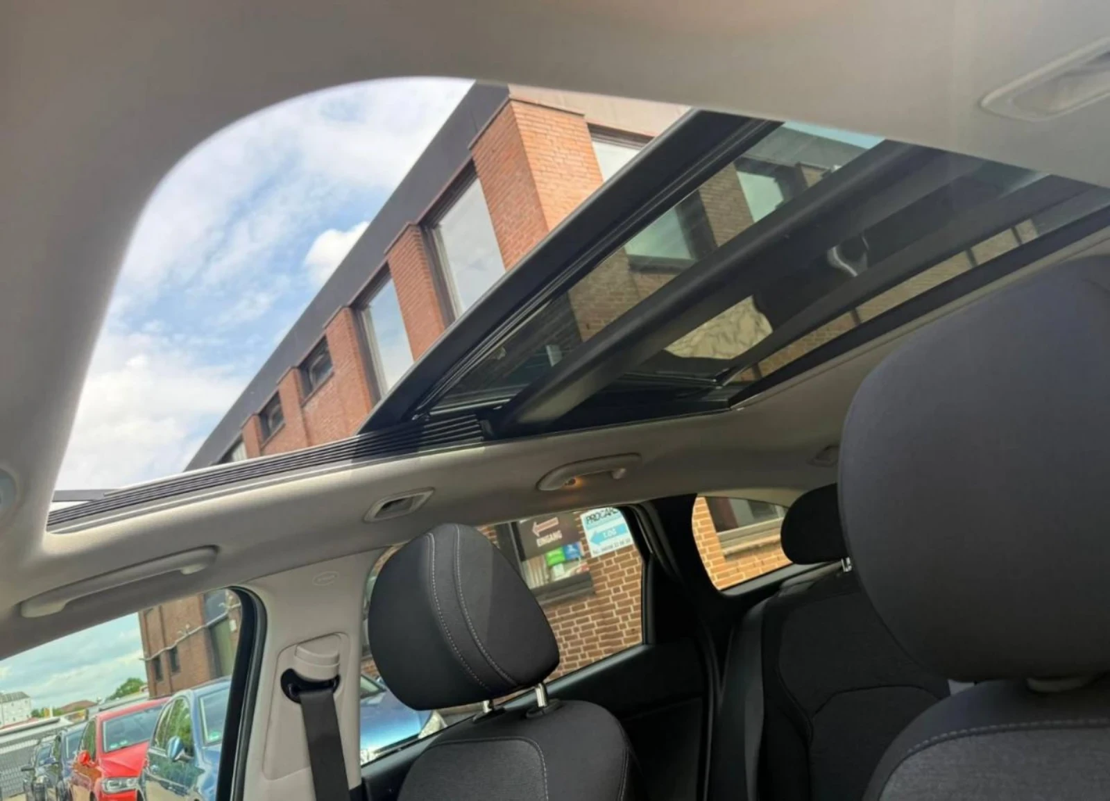 Hyundai I30 1.6CRDI Full full , снимка 9 - Автомобили и джипове - 54054425