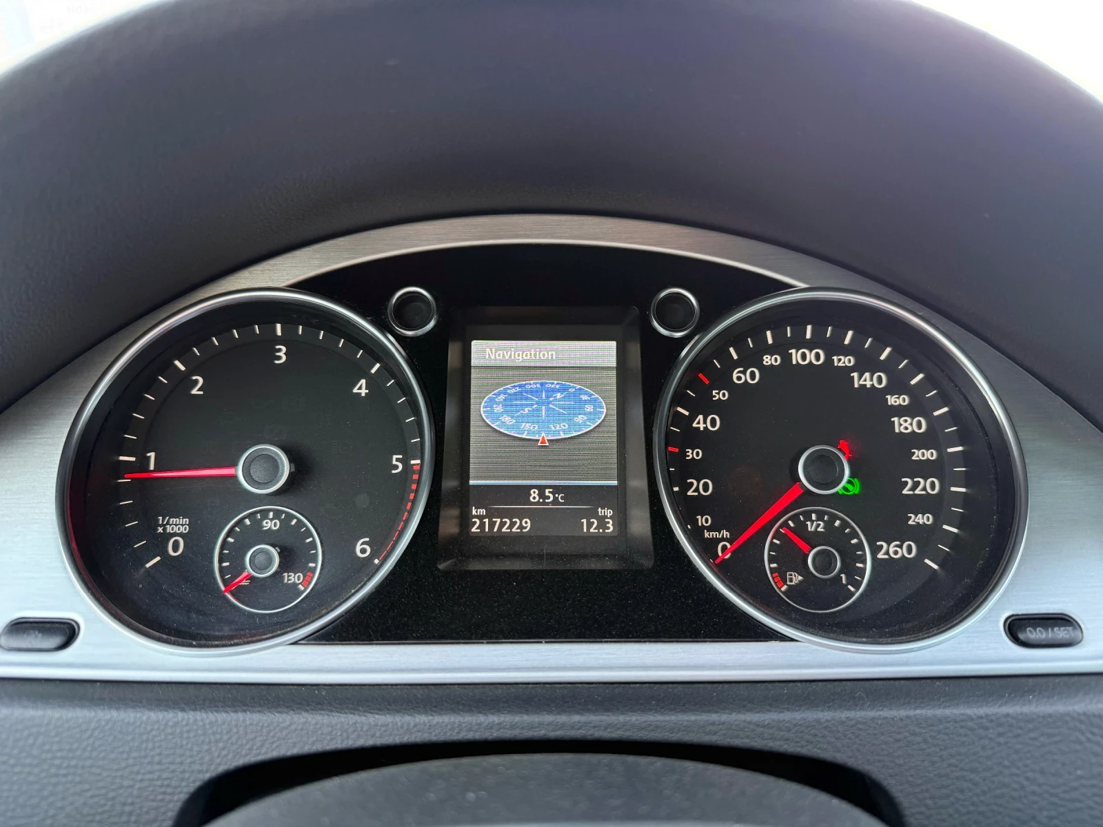 VW Passat AUTOMATIC LED NAVI, снимка 11 - Автомобили и джипове - 52866154