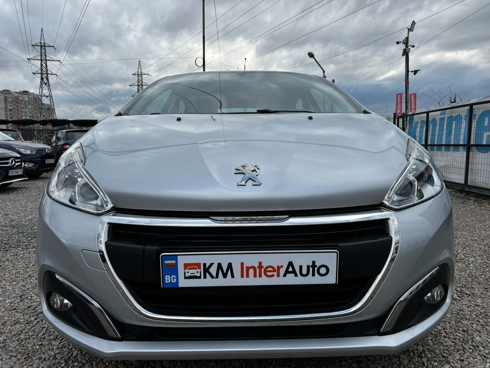 Peugeot 208 1.2i ГАЗ/EURO-6B/ПАРКТРОНИК/TOUCH SCREEN - изображение 2